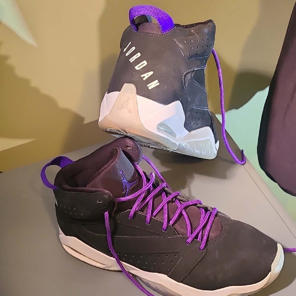 Jordan 6 Black and Purple Basketball Sneakers Size 9.5 Mens
